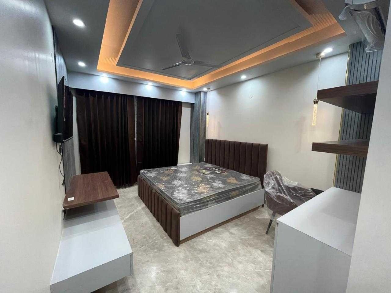 Super Hotel O Sector 43 Gurgaon Exteriör bild