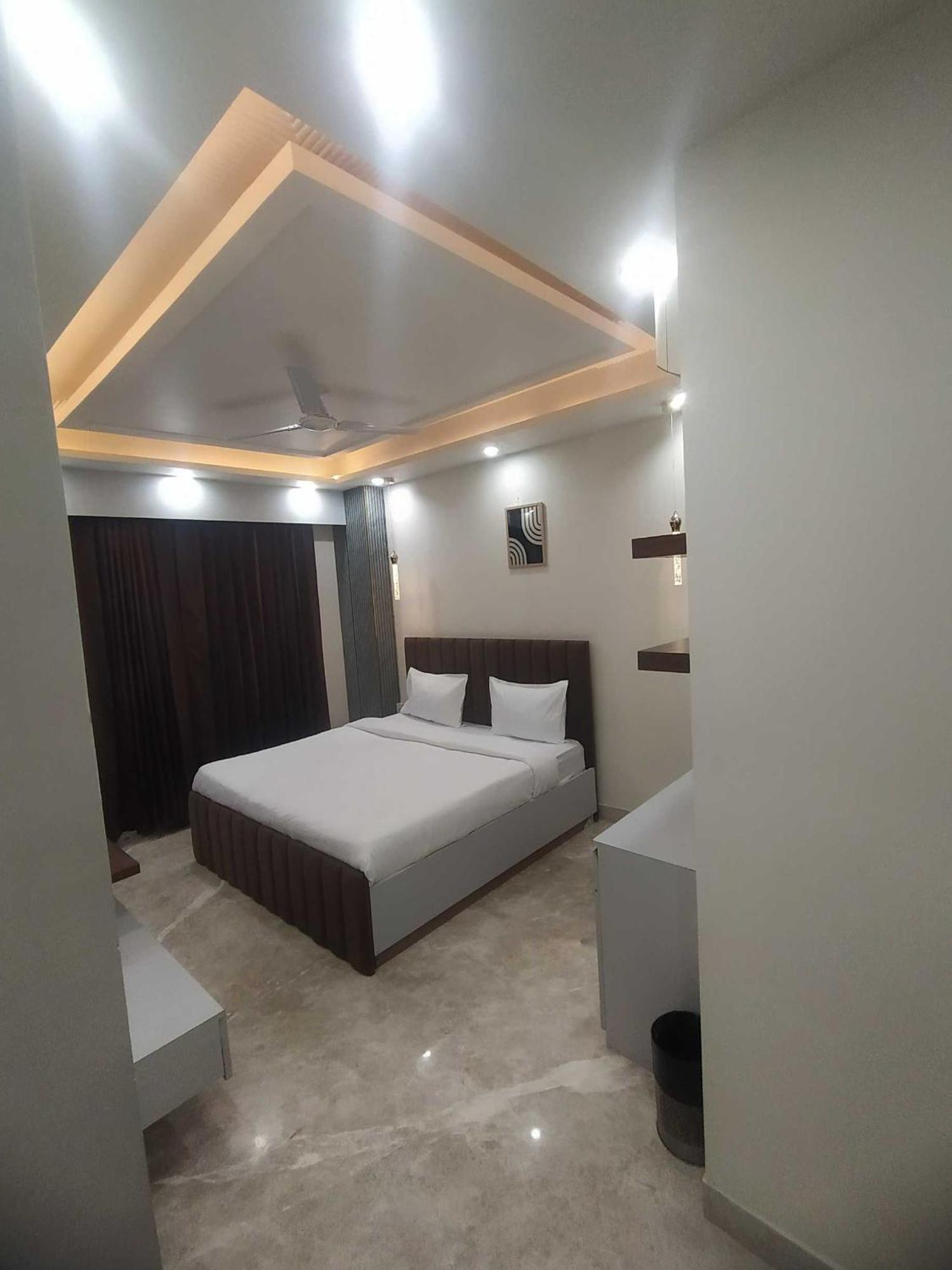 Super Hotel O Sector 43 Gurgaon Exteriör bild